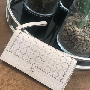 Kate Spade off white wristlet